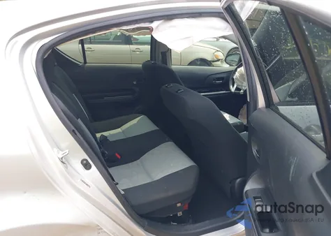 2015 Toyota Prius C Three from USA, damaged, VIN JTDKDTB38F1582101